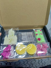 Load image into Gallery viewer, Fiver Friday Wax Melt Shapes Box
