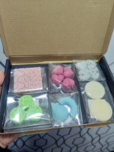 Load image into Gallery viewer, Fiver Friday Wax Melt Shapes Box

