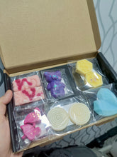 Load image into Gallery viewer, Fiver Friday Wax Melt Shapes Box
